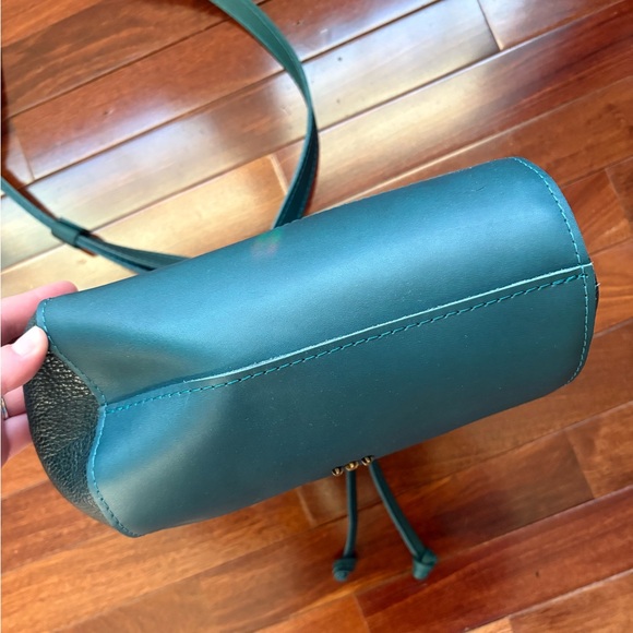 • Portland Leather Bucket Bag • - Picture 3 of 4